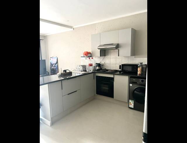 1 BEDROOM PROPERTY TO RENT IN RANDBURG CENTRAL